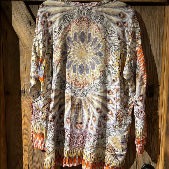 Silk unique design Johnny Was top - Picture 5 of 5